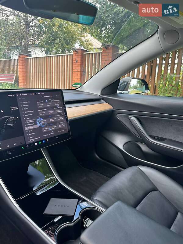Седан Tesla Model 3 2020 в Києві фото 24 Седан Tesla Model 3 2020 в Києві