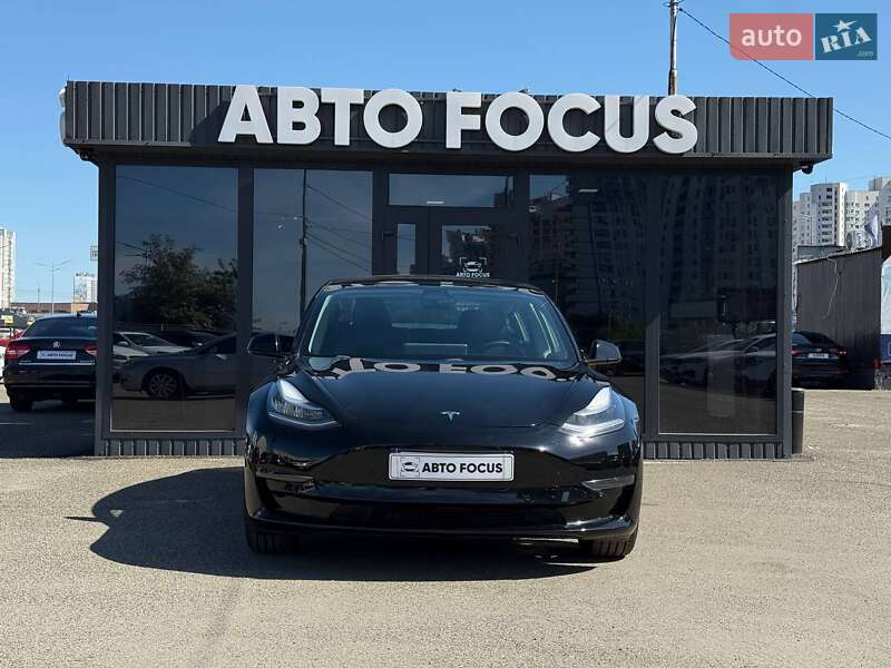 Седан Tesla Model 3 2020 в Киеве