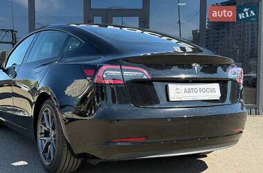 Седан Tesla Model 3 2020 в 