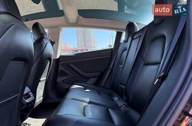 Седан Tesla Model 3 2020 в 