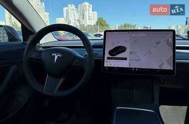 Седан Tesla Model 3 2020 в 