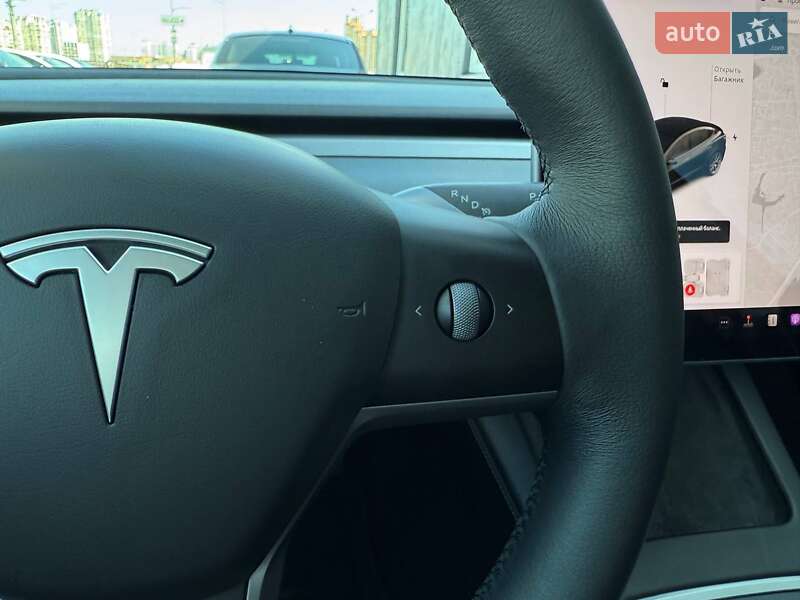 Седан Tesla Model 3 2020 в Киеве