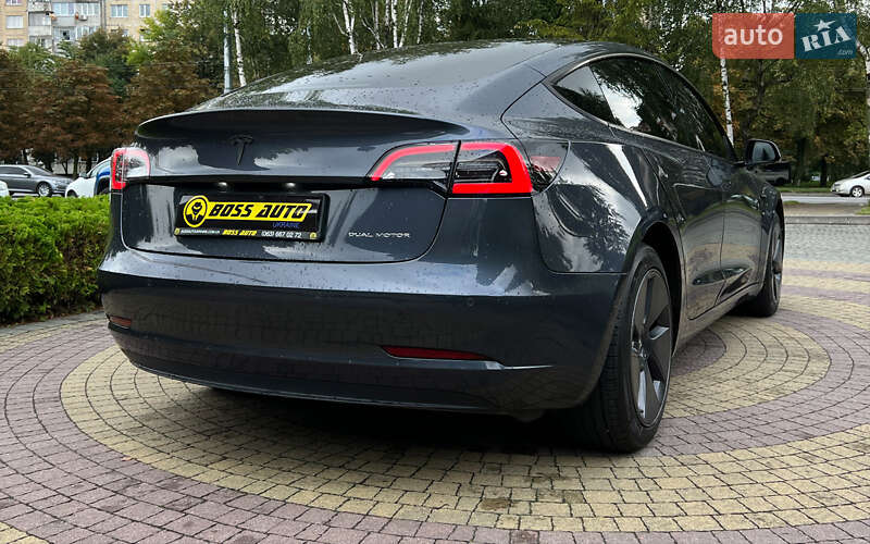 Седан Tesla Model 3 2022 в Львові