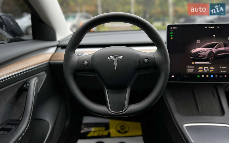 Седан Tesla Model 3 2022 в Львові
