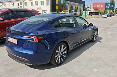 Седан Tesla Model 3 2024 в 