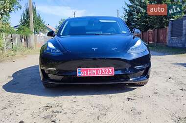 Седан Tesla Model 3 2022 в 