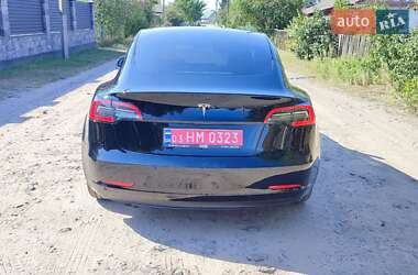 Седан Tesla Model 3 2022 в 