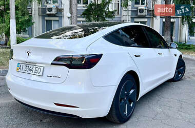 Седан Tesla Model 3 2021 в 