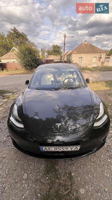 Седан Tesla Model 3 2020 в Днепре