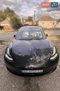 Седан Tesla Model 3 2020 в 