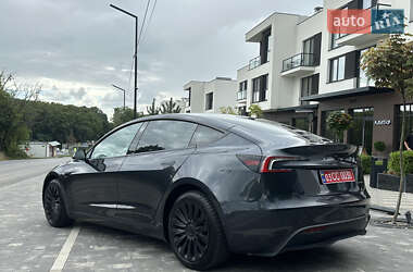 Tesla Model 3 2024