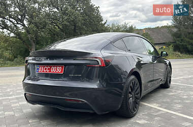Седан Tesla Model 3 2024 в 