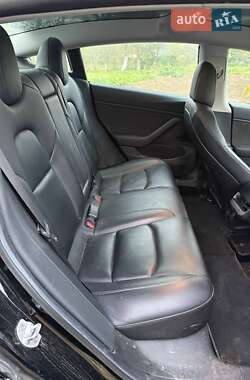 Седан Tesla Model 3 2019 в 