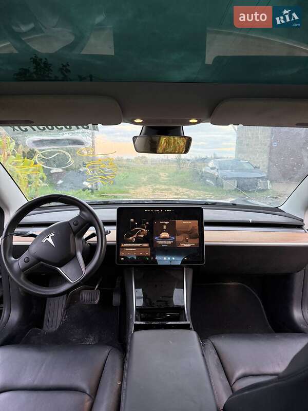 Седан Tesla Model 3 2019 в Львові