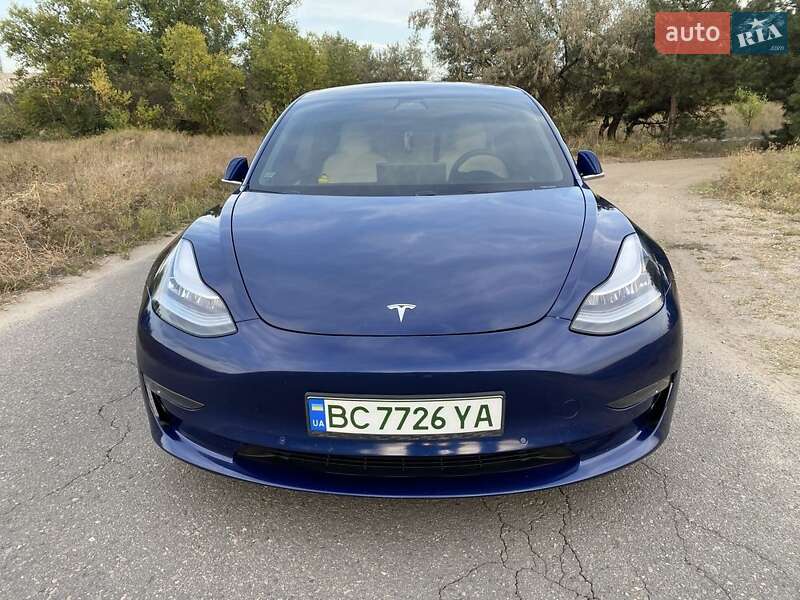Седан Tesla Model 3 2019 в Днепре