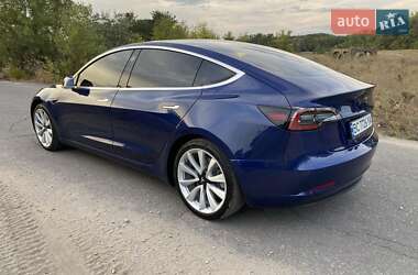 Седан Tesla Model 3 2019 в 