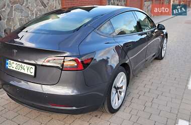 Седан Tesla Model 3 2023 в 