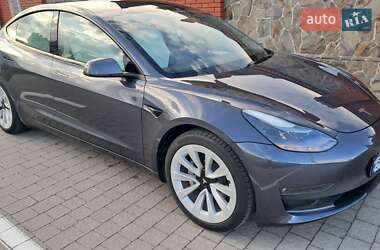 Седан Tesla Model 3 2023 в Львове