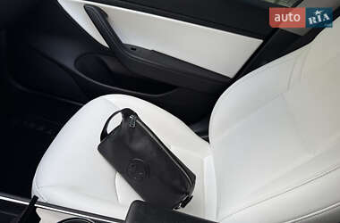 Седан Tesla Model 3 2018 в 