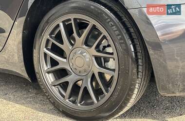Седан Tesla Model 3 2024 в 