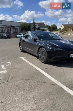 Седан Tesla Model 3 2024 в 