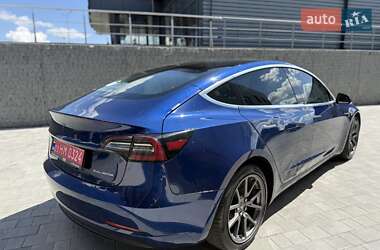 Седан Tesla Model 3 2019 в 