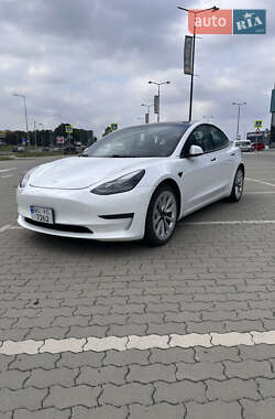 Седан Tesla Model 3 2020 в 