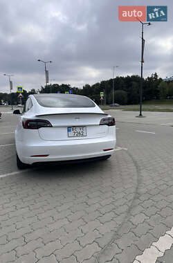 Седан Tesla Model 3 2020 в 