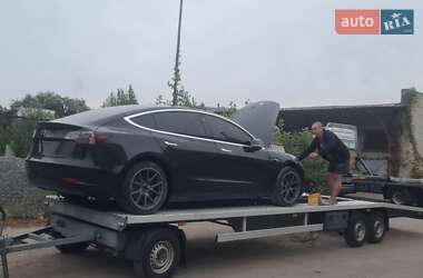 Седан Tesla Model 3 2019 в 