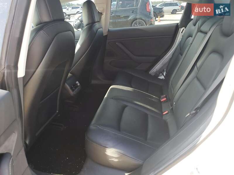 Седан Tesla Model 3 2018 в Києві