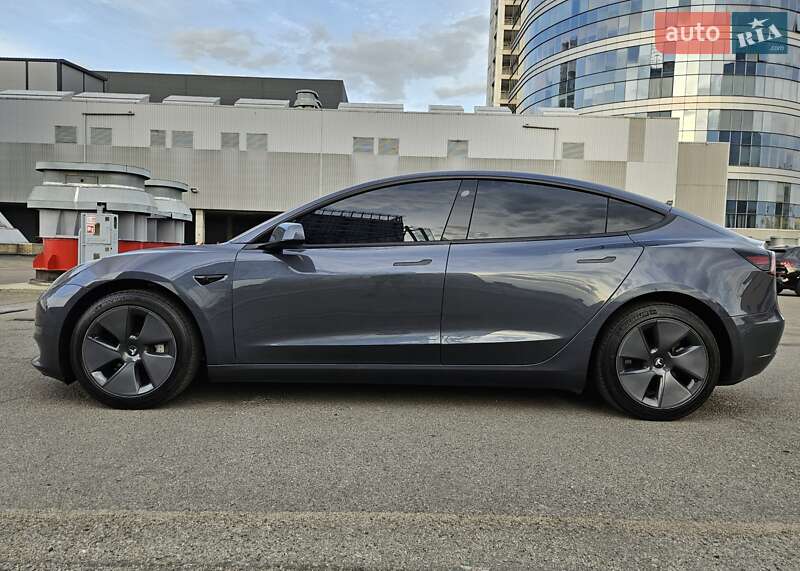 Седан Tesla Model 3 2022 в Дніпрі
