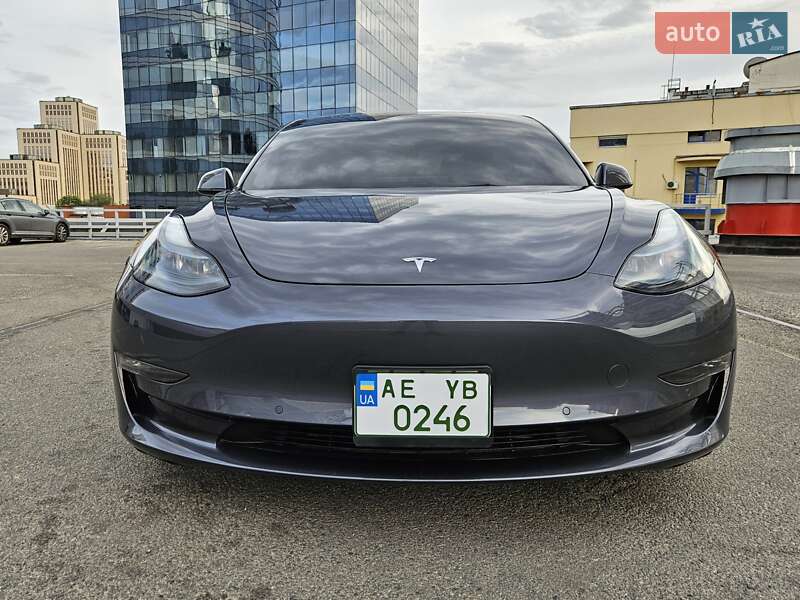 Седан Tesla Model 3 2022 в Дніпрі
