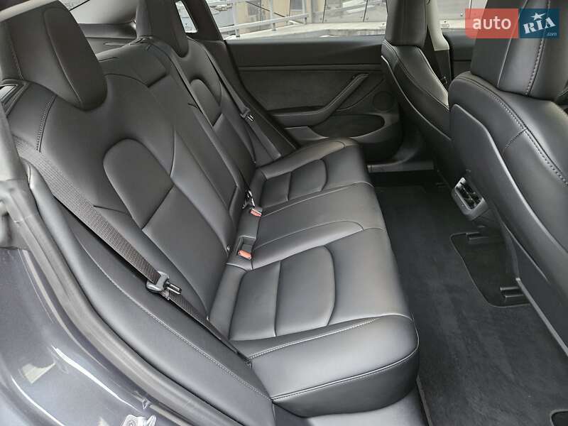 Седан Tesla Model 3 2022 в Дніпрі
