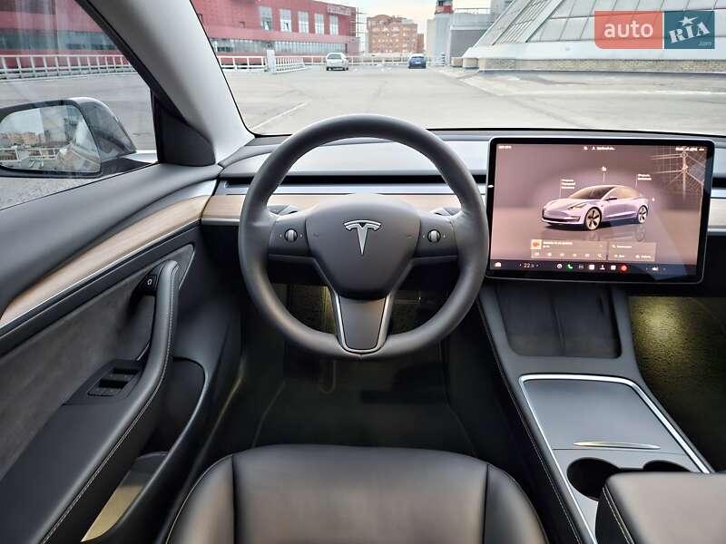 Седан Tesla Model 3 2022 в Дніпрі