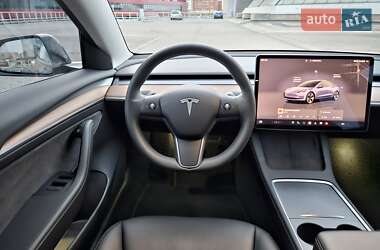 Седан Tesla Model 3 2022 в 