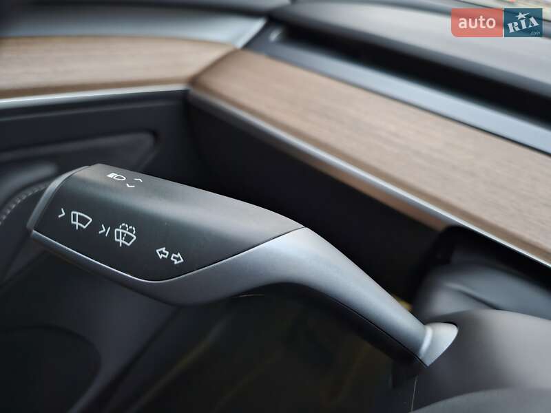 Седан Tesla Model 3 2022 в Дніпрі