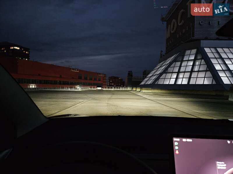 Седан Tesla Model 3 2022 в Дніпрі