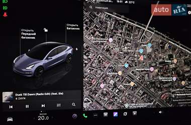 Седан Tesla Model 3 2022 в 