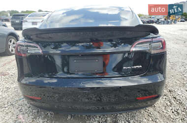 Седан Tesla Model 3 2019 в 