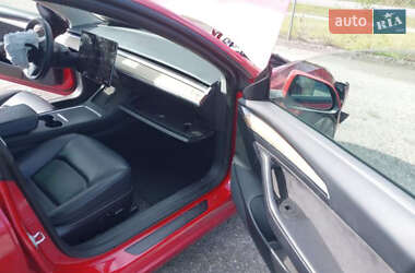 Седан Tesla Model 3 2023 в 
