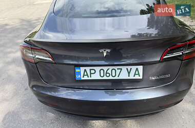 Седан Tesla Model 3 2021 в 