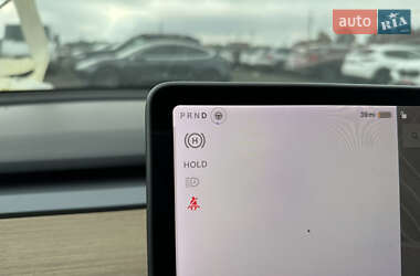 Седан Tesla Model 3 2019 в 