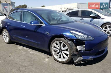 Седан Tesla Model 3 2018 в 