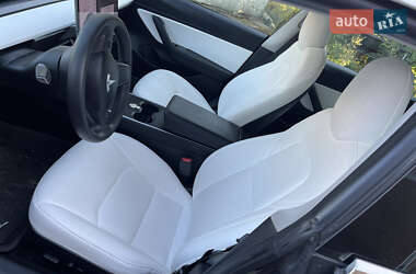 Седан Tesla Model 3 2019 в 
