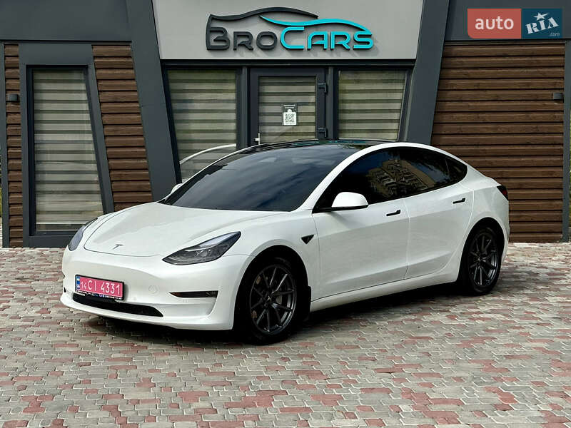 Седан Tesla Model 3 2021 в Виннице