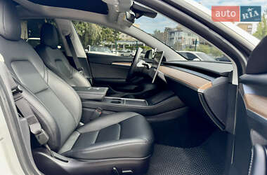 Седан Tesla Model 3 2021 в 