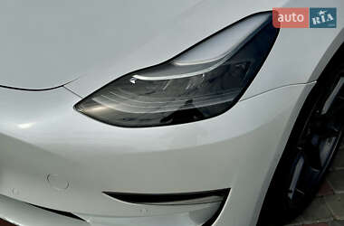 Седан Tesla Model 3 2021 в 
