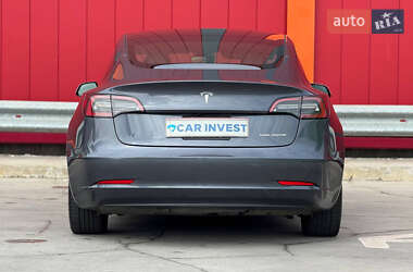 Седан Tesla Model 3 2023 в 