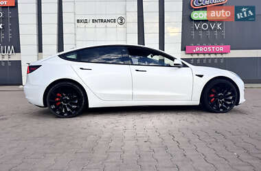 Седан Tesla Model 3 2023 в 