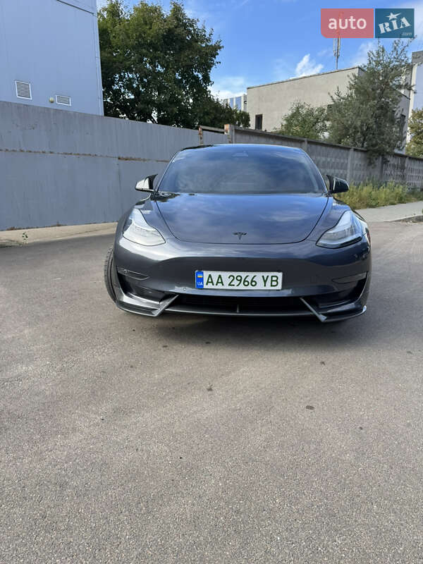 Седан Tesla Model 3 2019 в Києві